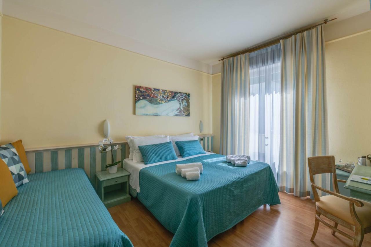 Hotel Massimo Marina di Cecina Exteriör bild